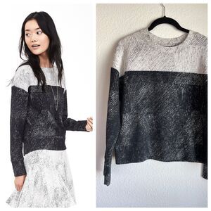 Banana Republic Women's Colorblock Jacquard Sweatshirt in Black & White - Size M